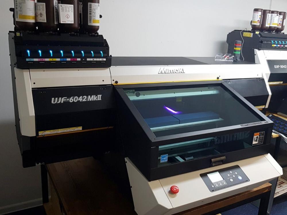 В работе новый УФ-принтер MIMAKI UJF-3042MKII